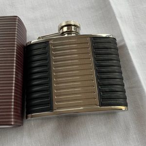 NWOT Nobel Flask with gift box